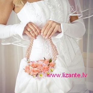 NR. 704 Līgavas ziedu somiņa.