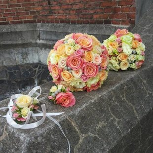 Komplekts - pušķis, pušķis - dublikāts, piespraude, rokassprādze.